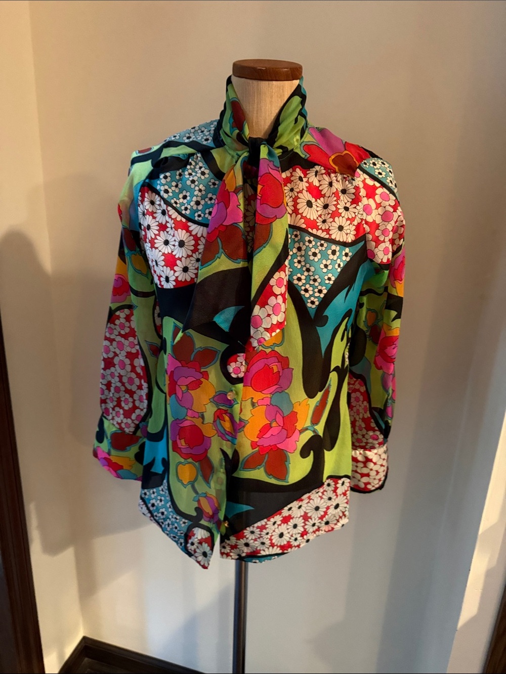 Floral Tie-Neck Blouse Jacket in Multicolor VINTAGE 60 s